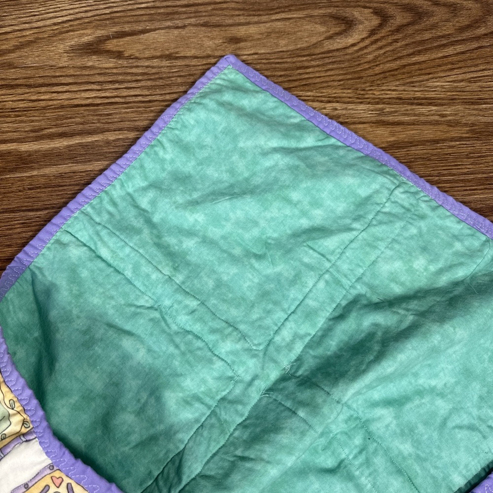 Vintage Handmade Children's Quilt Reversible Bears and Solid Violet Fabric 40x32 - Picture 5 of 5